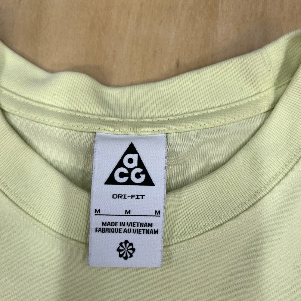 Nike ACG Dri-Fit Tee T-Shirt Mens Sz Medium Yellow